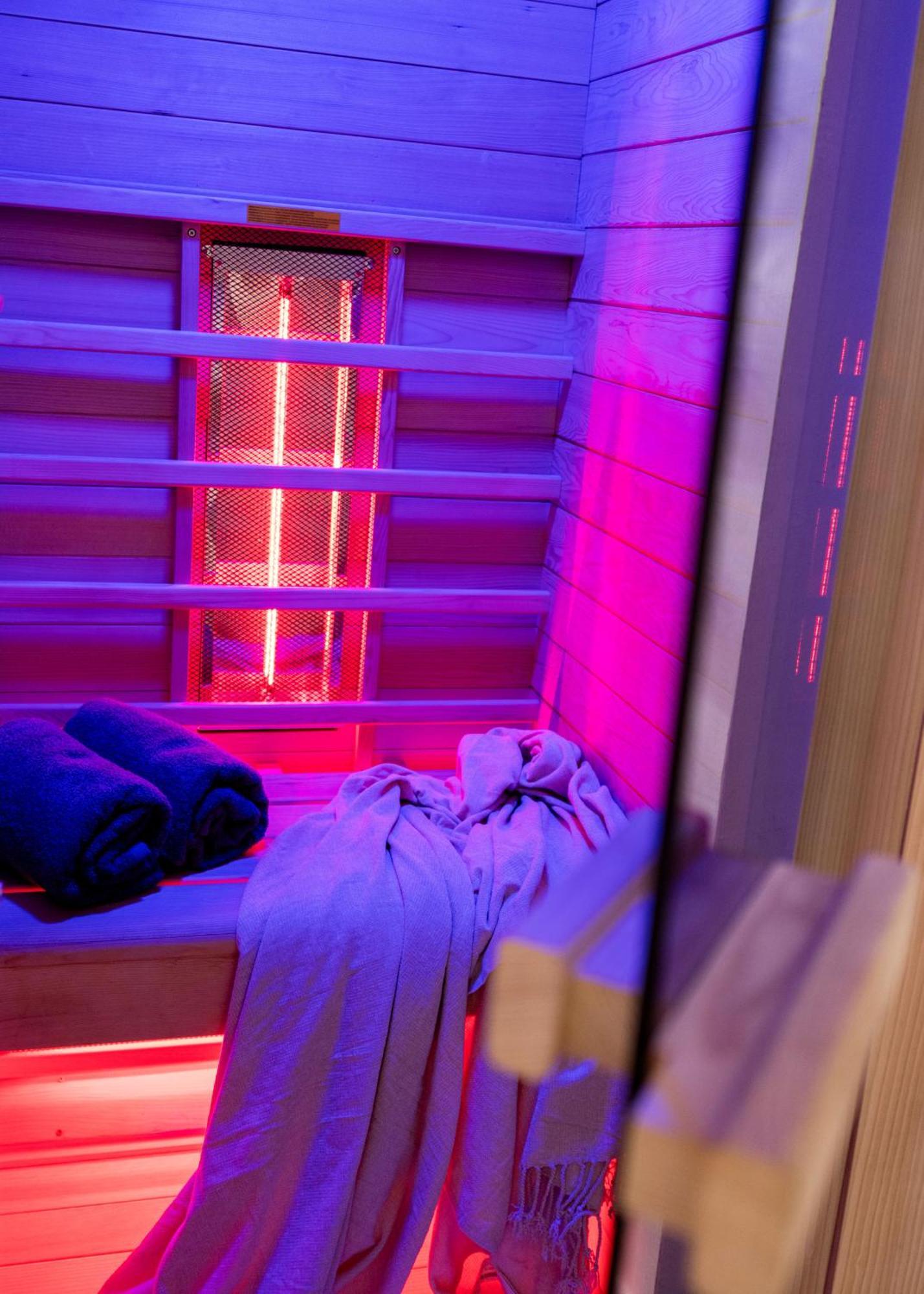Wellness Retreat With Sauna & Jacuzzi - 1 Min To Opera Budapest Esterno foto