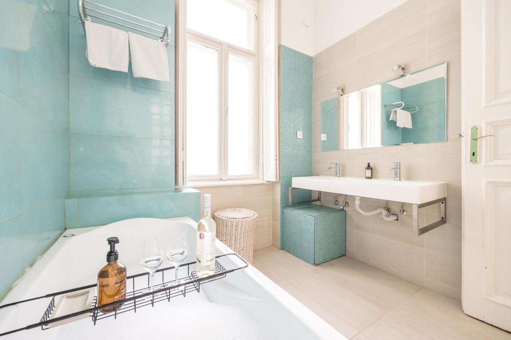Wellness Retreat With Sauna & Jacuzzi - 1 Min To Opera Budapest Esterno foto